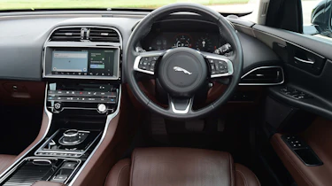 Jaguar XE - Interior
