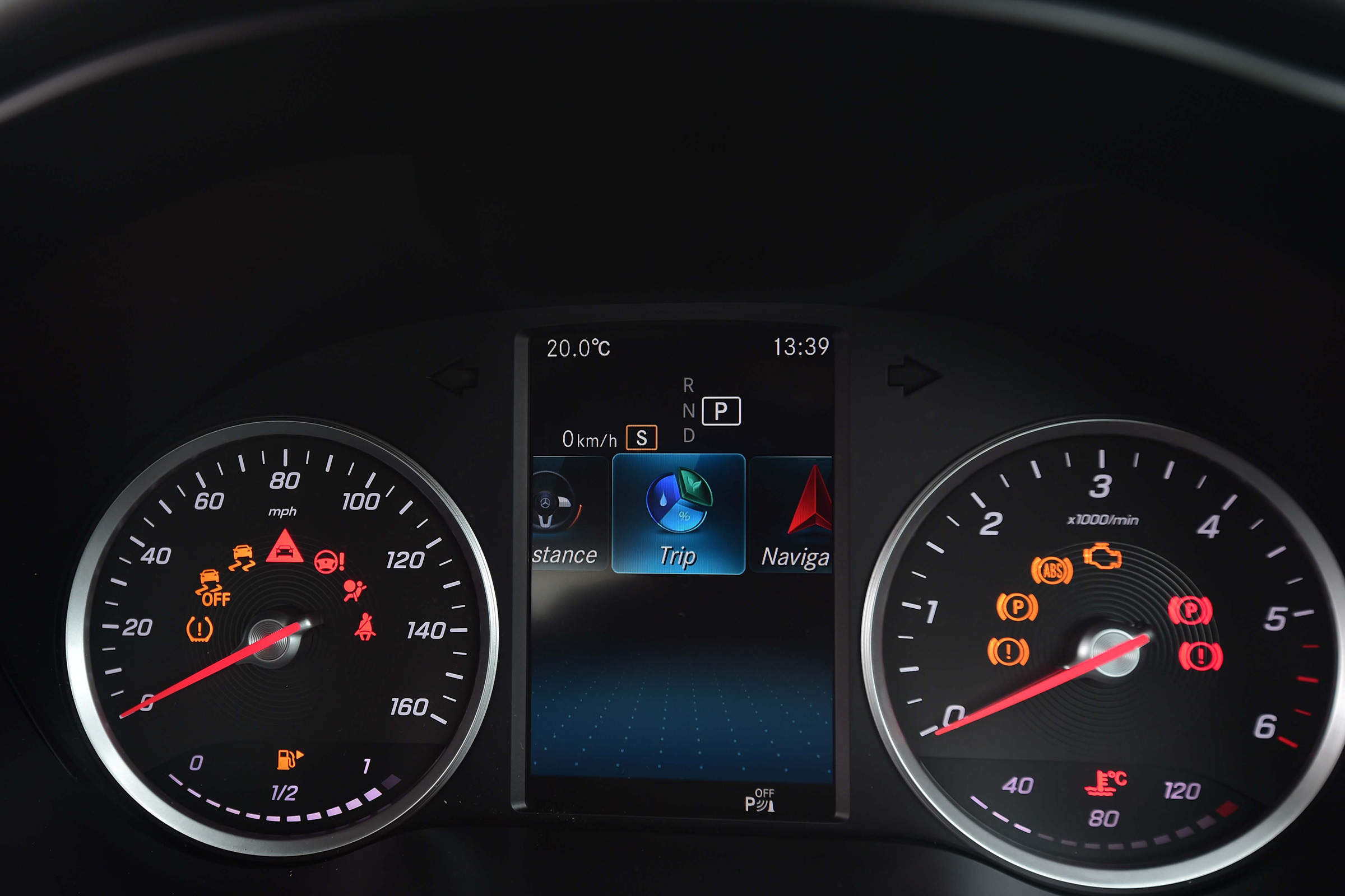Mercedes C-Class - Instruments