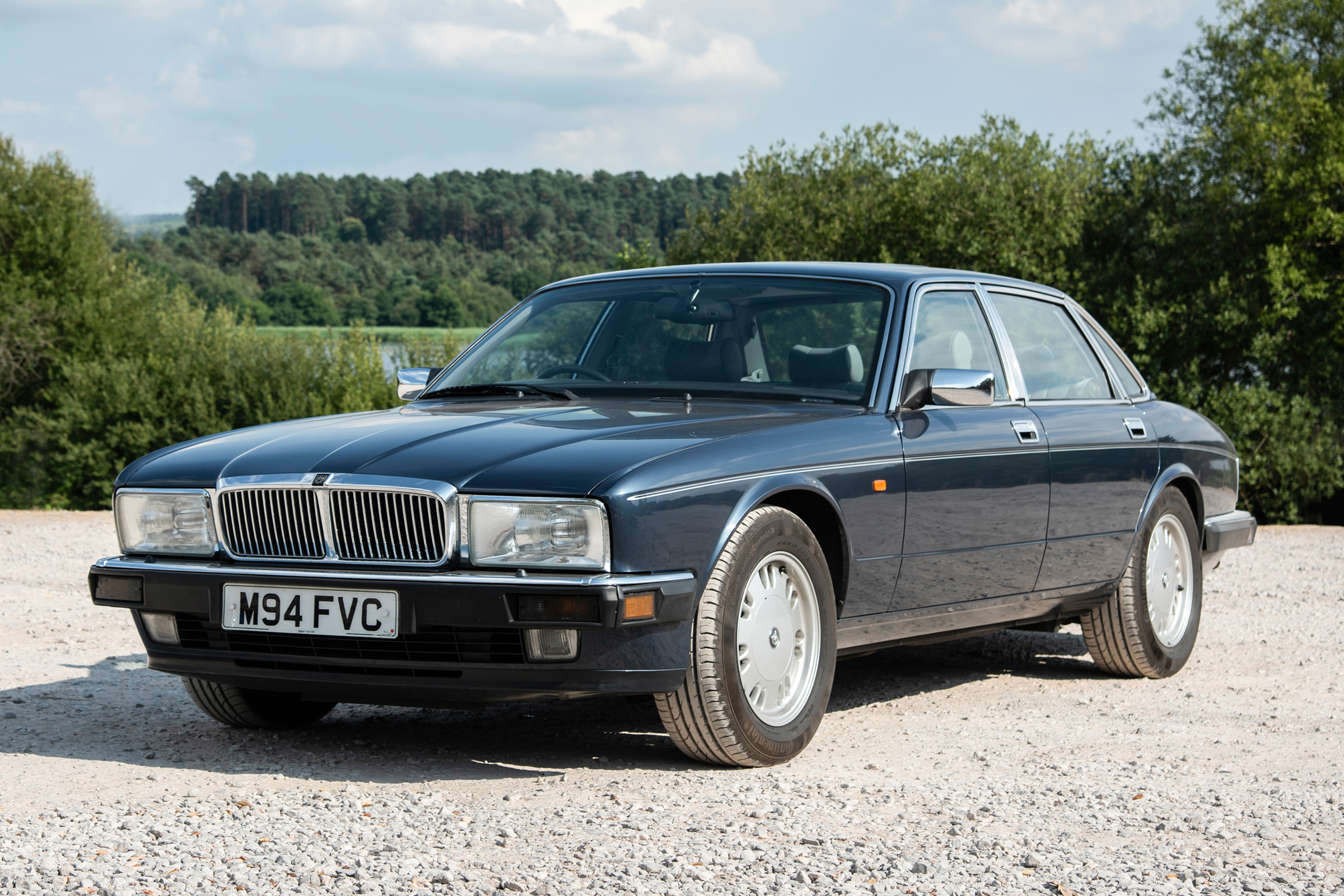 Jaguar XJ40 XJ6 Sovereign front static