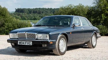 Jaguar XJ40 XJ6 Sovereign front static