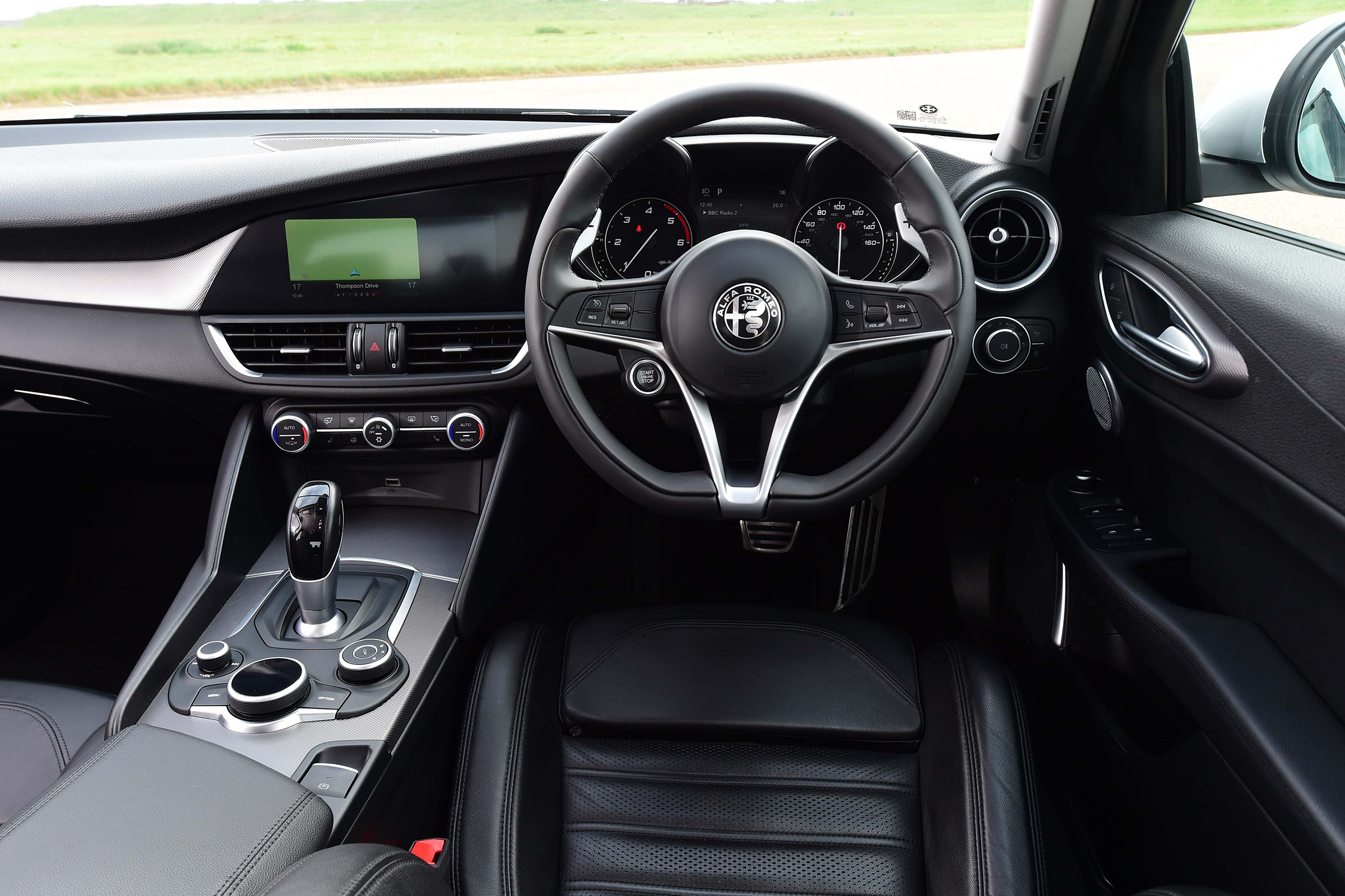 Alfa Romeo Giulia - Interior