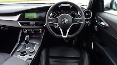 Alfa Romeo Giulia - Interior