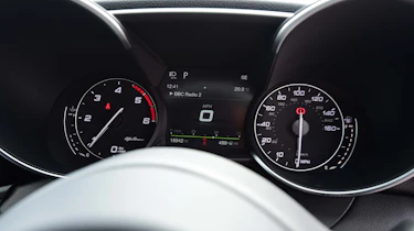 Alfa Romeo Giulia - Instruments