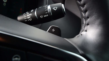 Jaguar XE - Paddleshifters