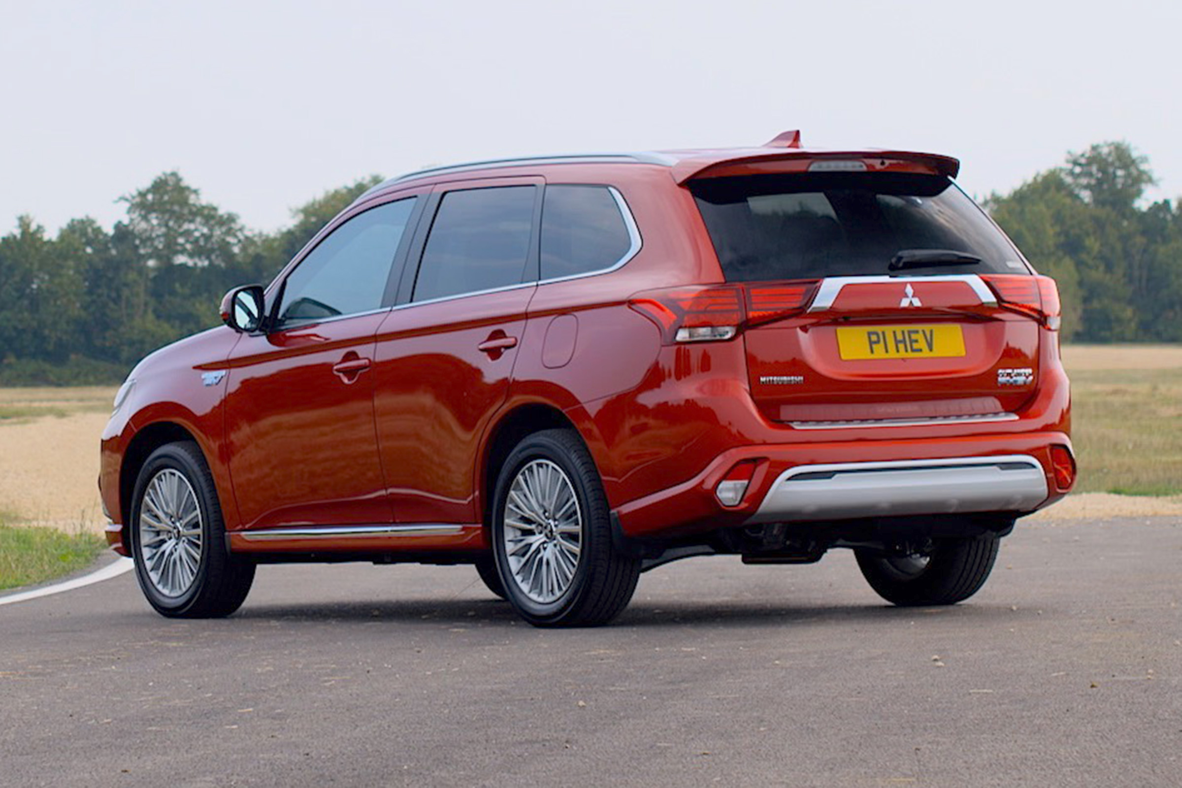 New 2019 Mitsubishi Outlander PHEV static rear