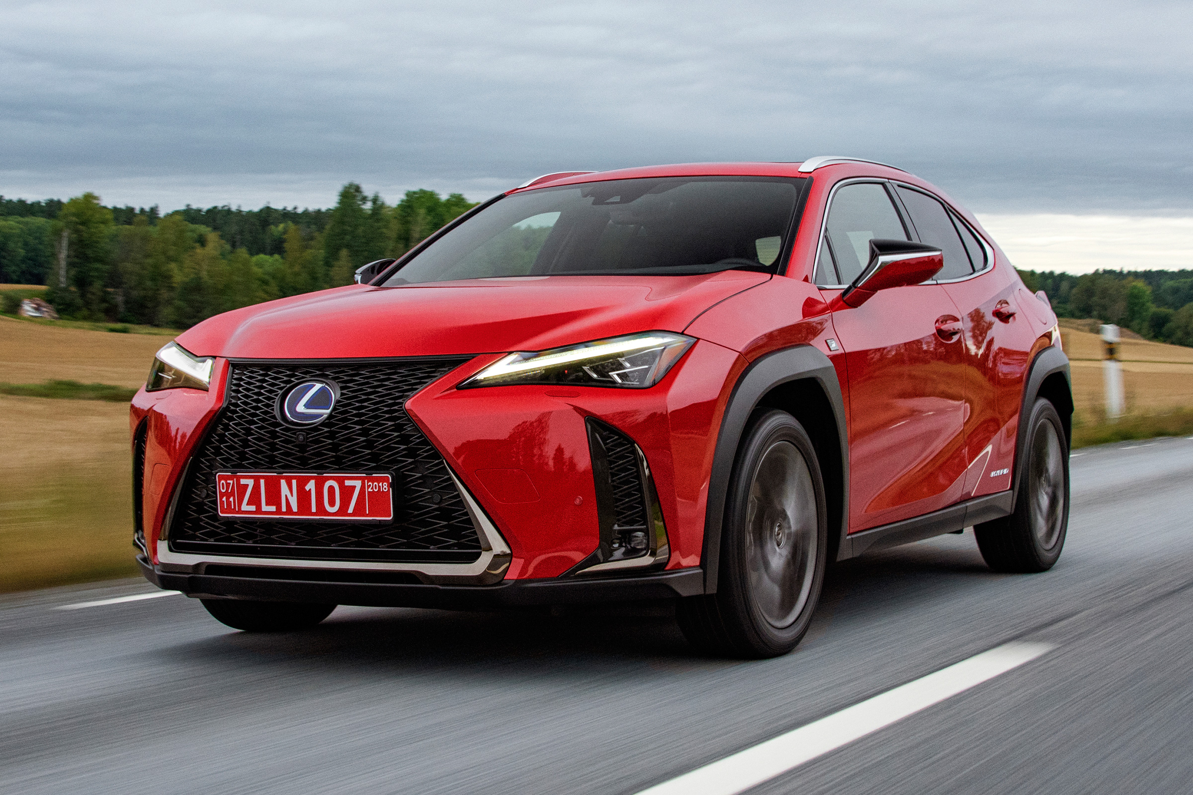 Lexus UX - front