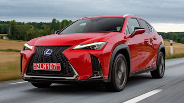 Lexus UX - front