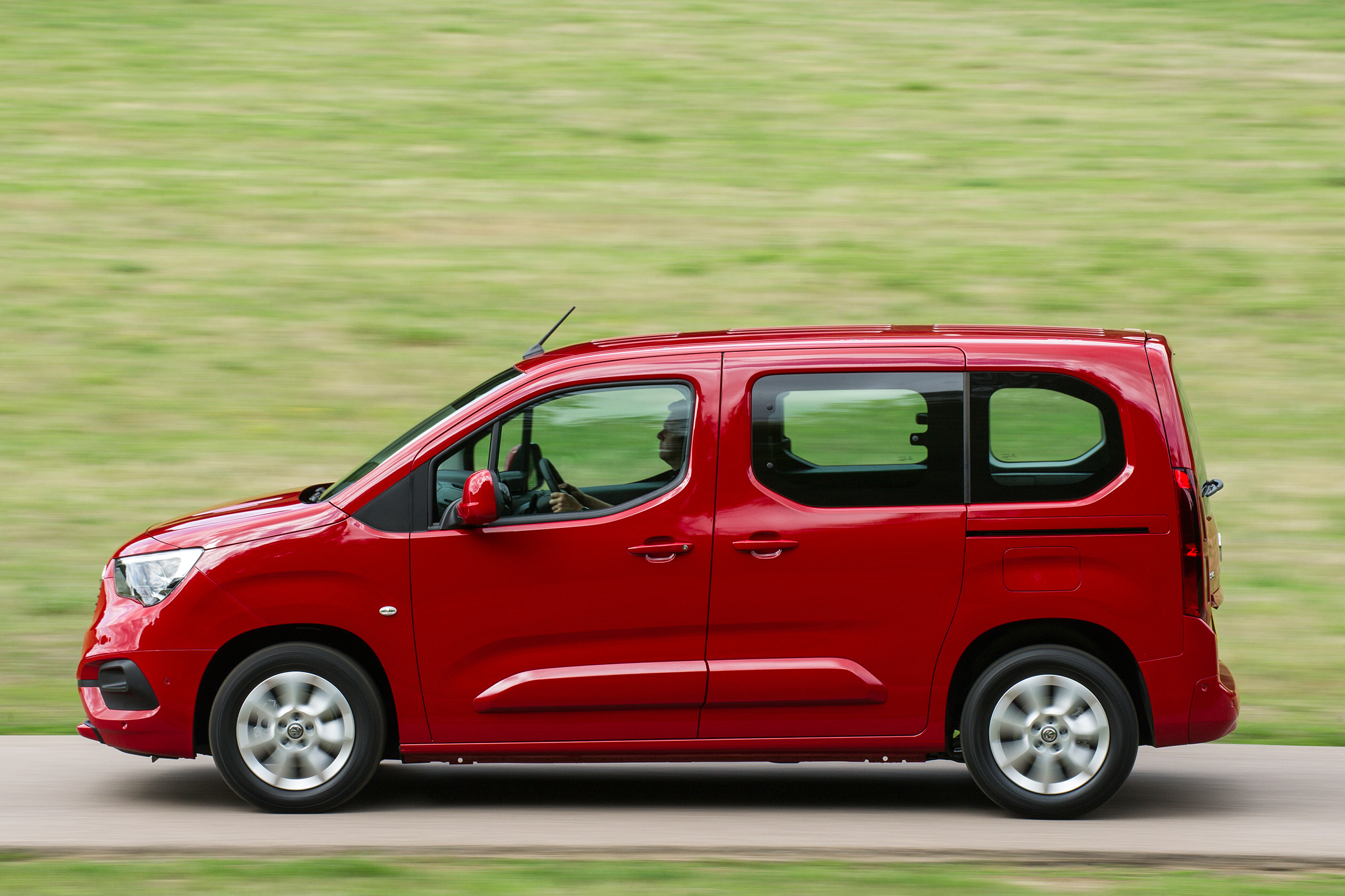 Vauxhall Combo Life - profile