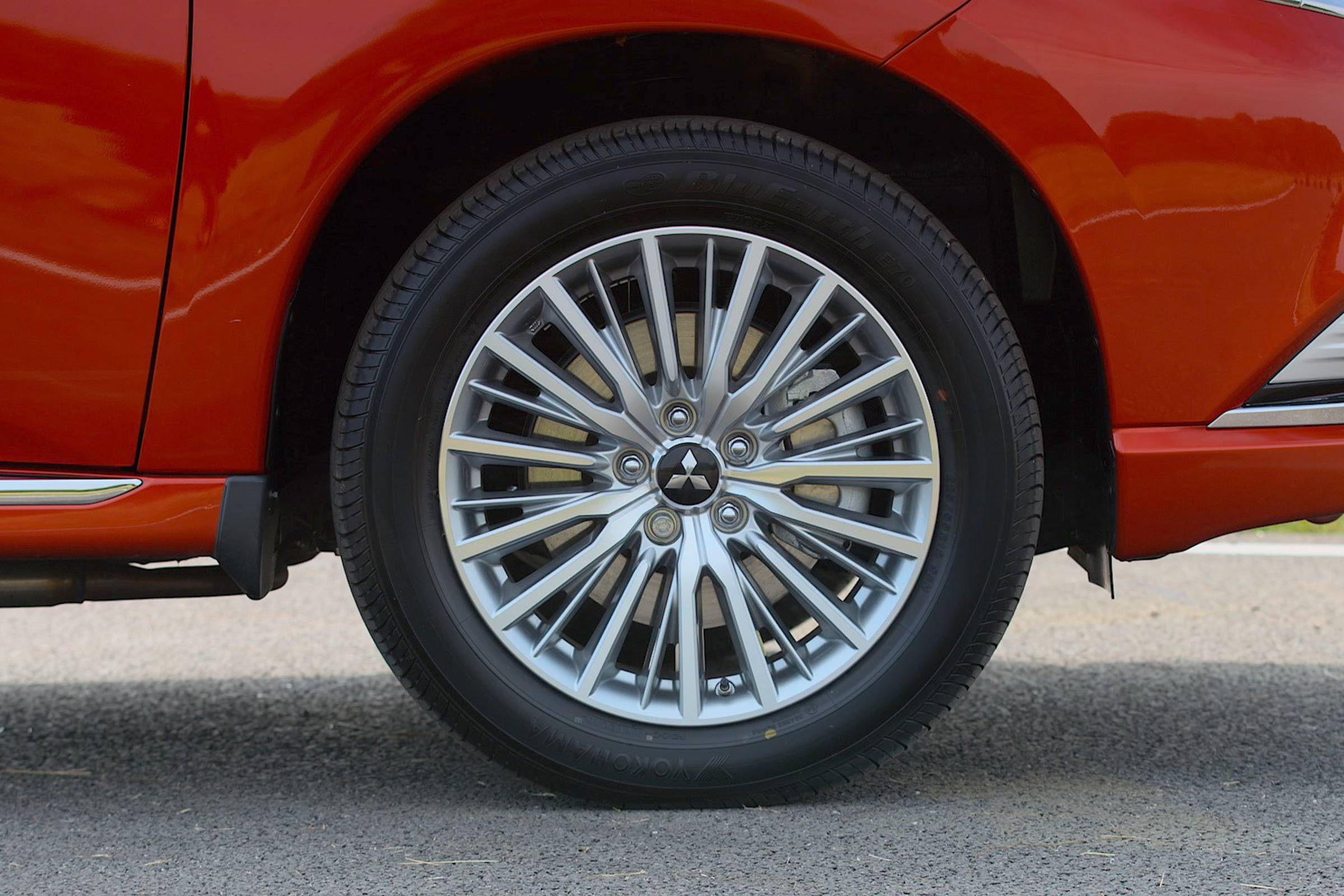 New 2019 Mitsubishi Outlander PHEV alloy wheel