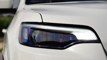 Jeep Cherokee - headlight
