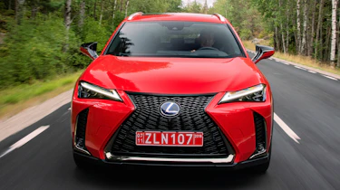 Lexus UX - front
