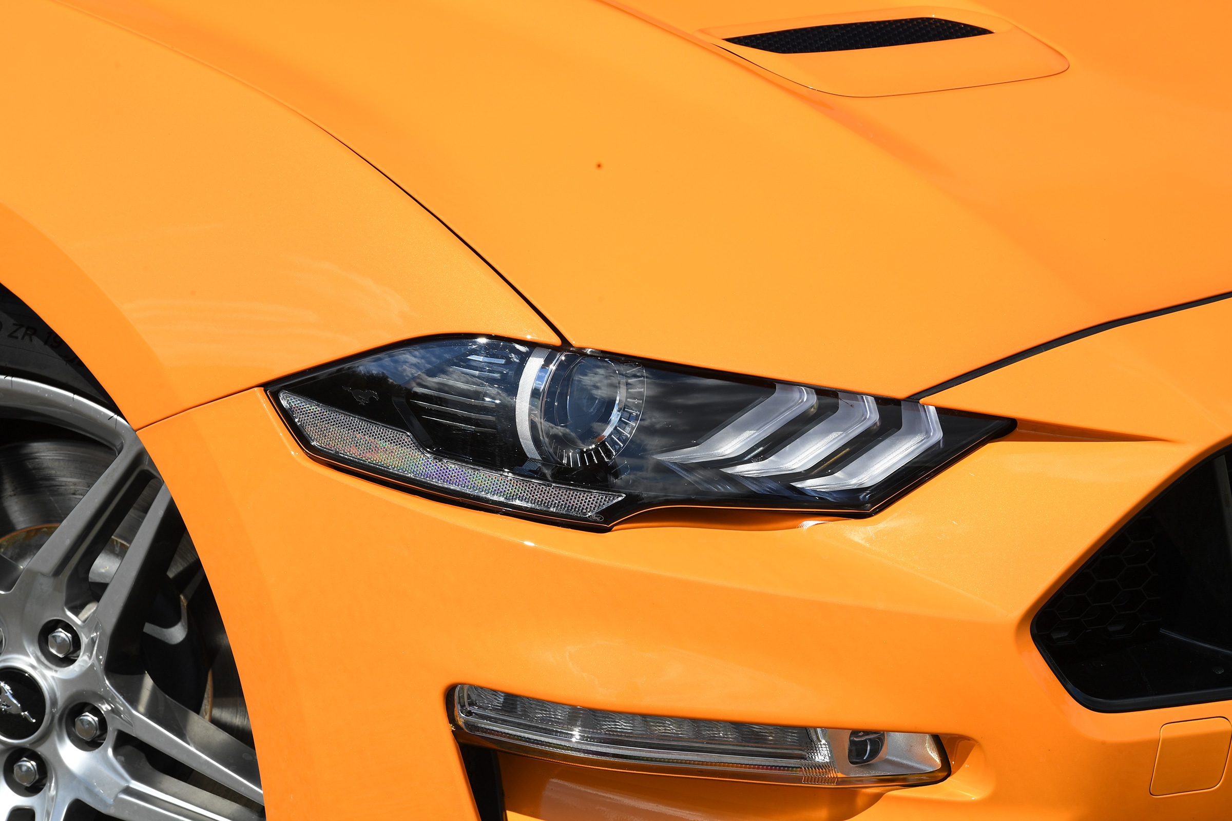 Ford Mustang Convertible - headlight