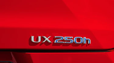 Lexus UX - badge
