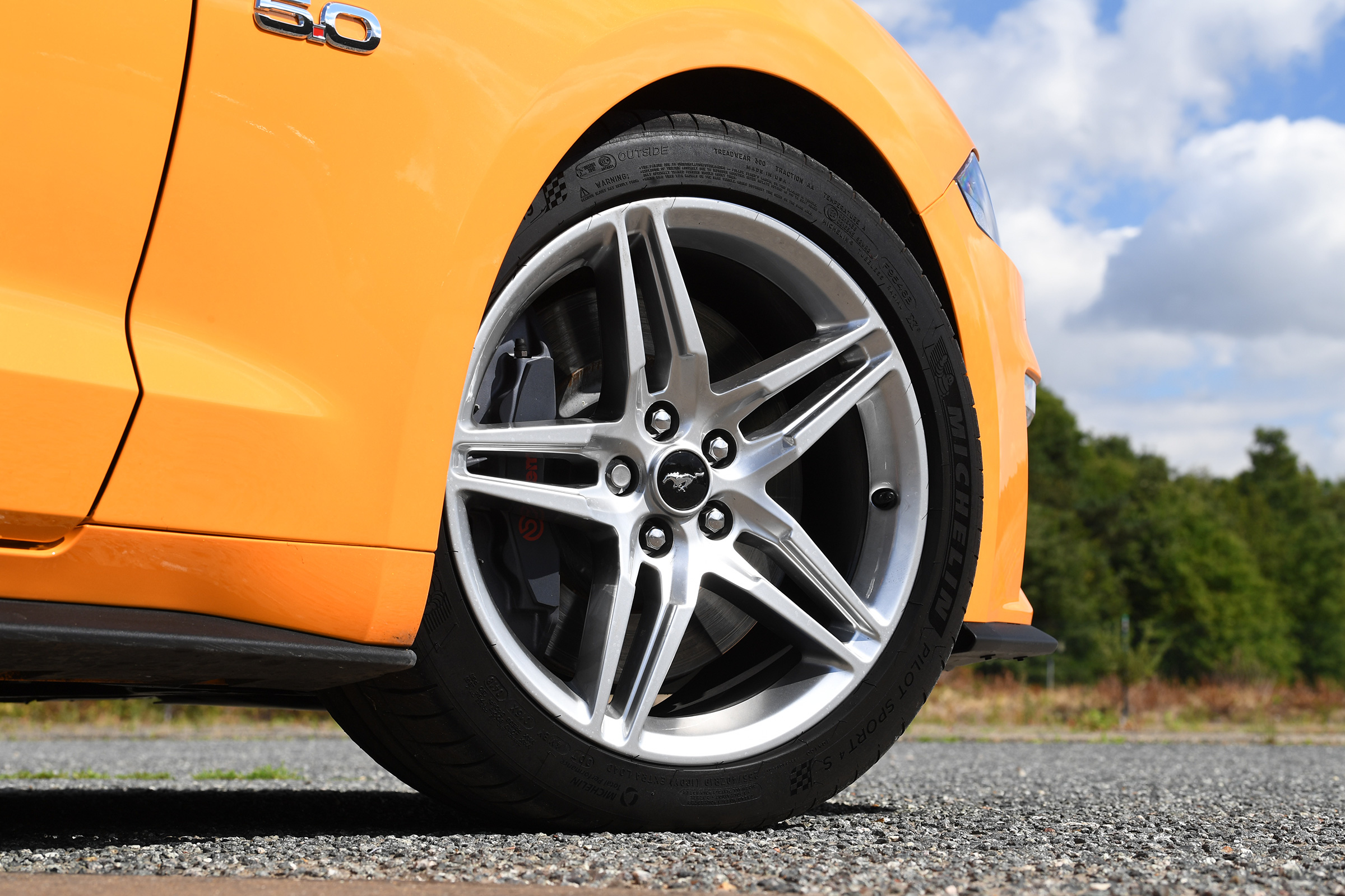 Ford Mustang Convertible - wheel