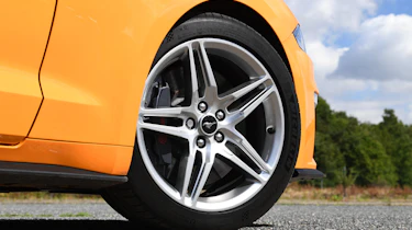 Ford Mustang Convertible - wheel