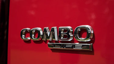 Vauxhall Combo Life - badge