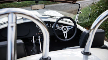 AC Cobra 378 - interior