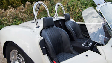 AC Cobra 378 - seats