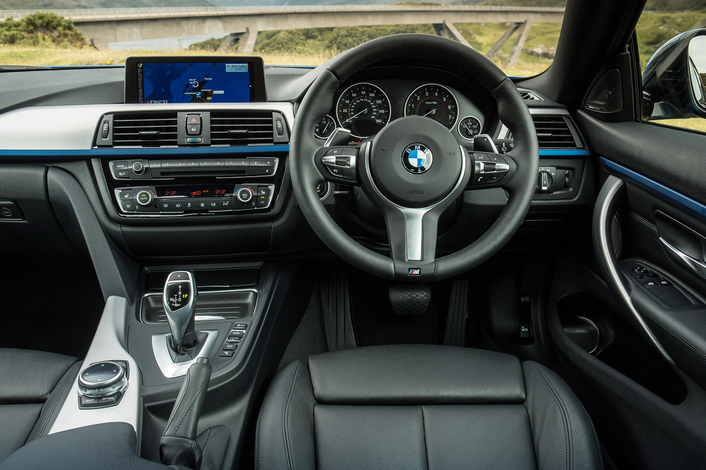 Used BMW 4 Series - dash