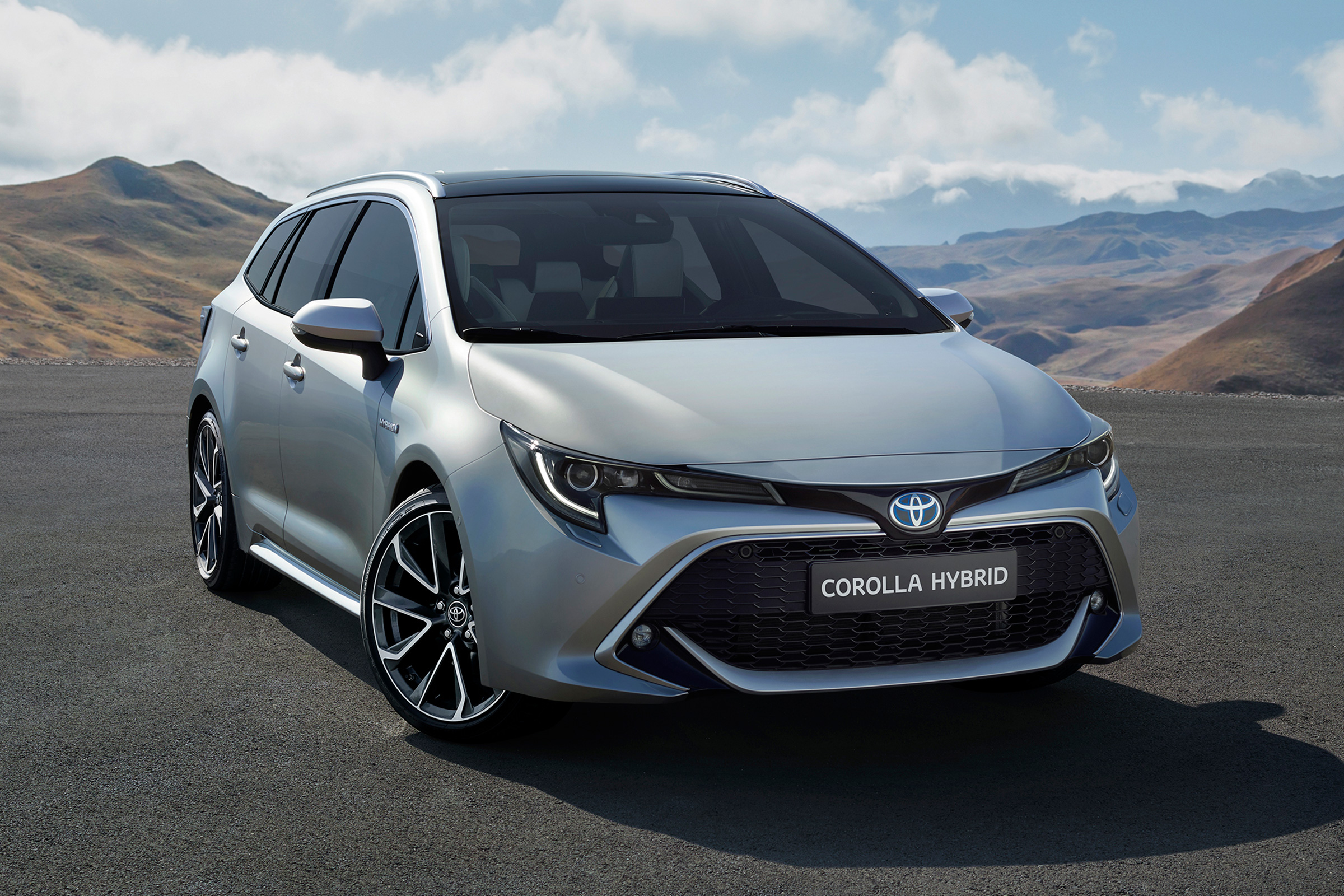Toyota Corolla Touring Sports estate – front