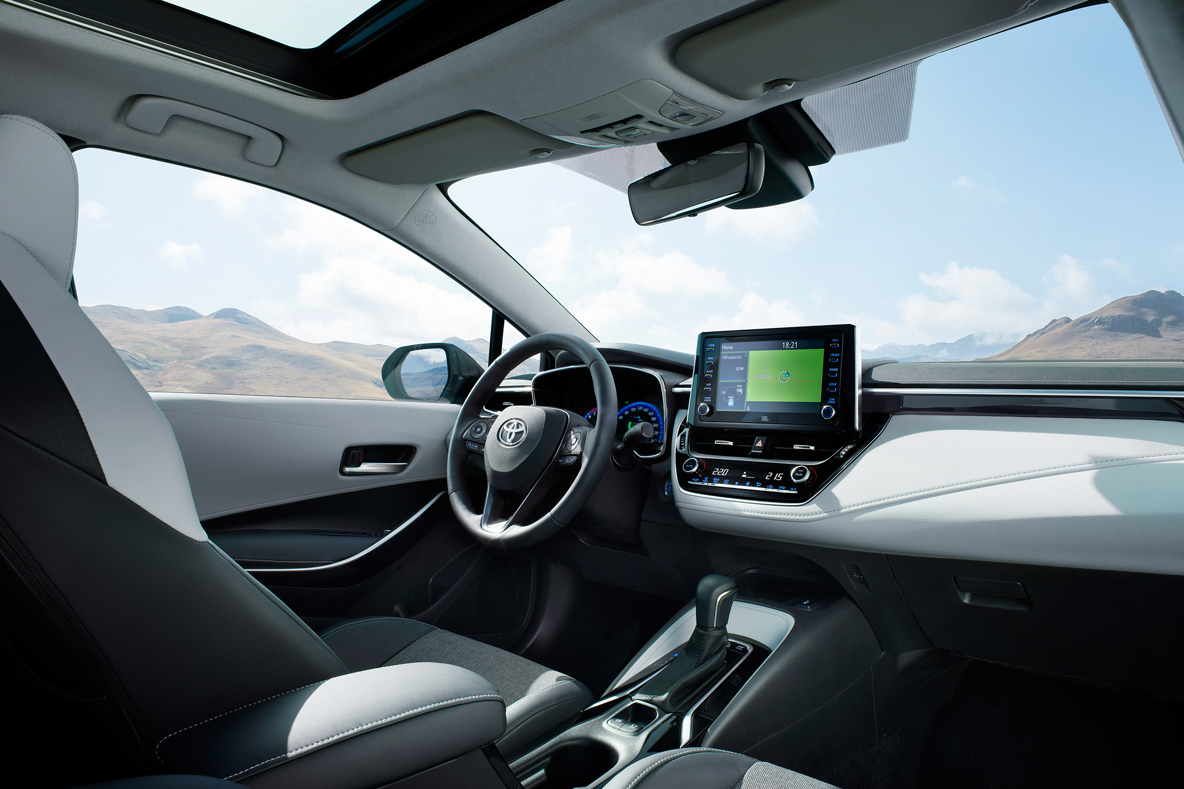 Toyota Corolla Touring Sports estate – interior