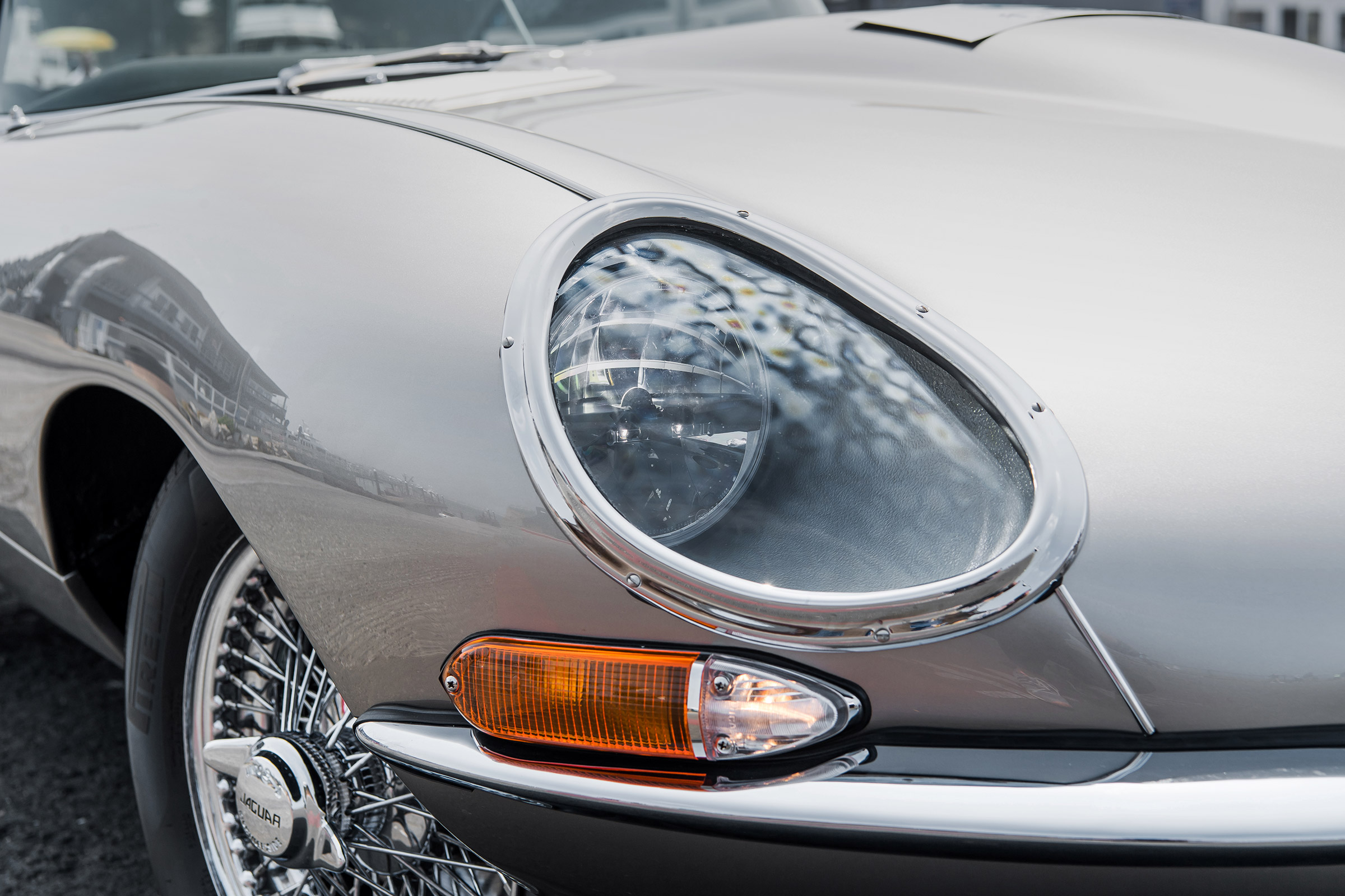 Jaguar E-Type Zero - front light