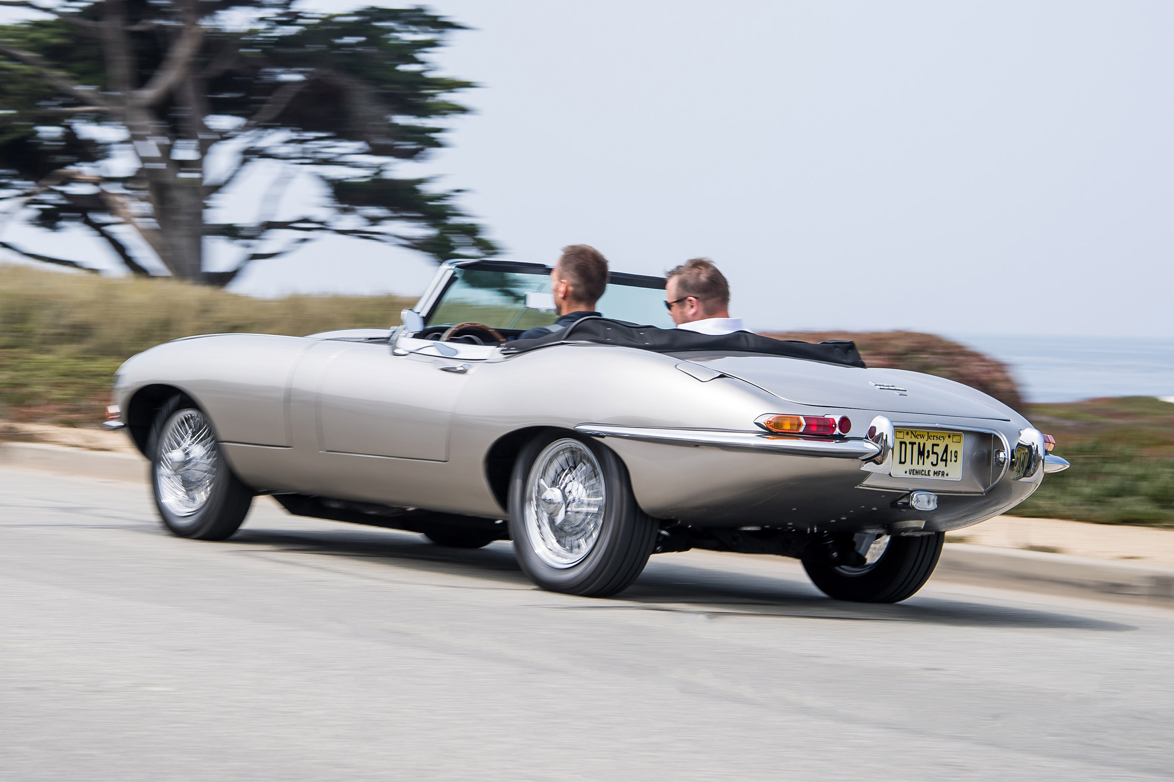Jaguar E-Type Zero - rear tracking