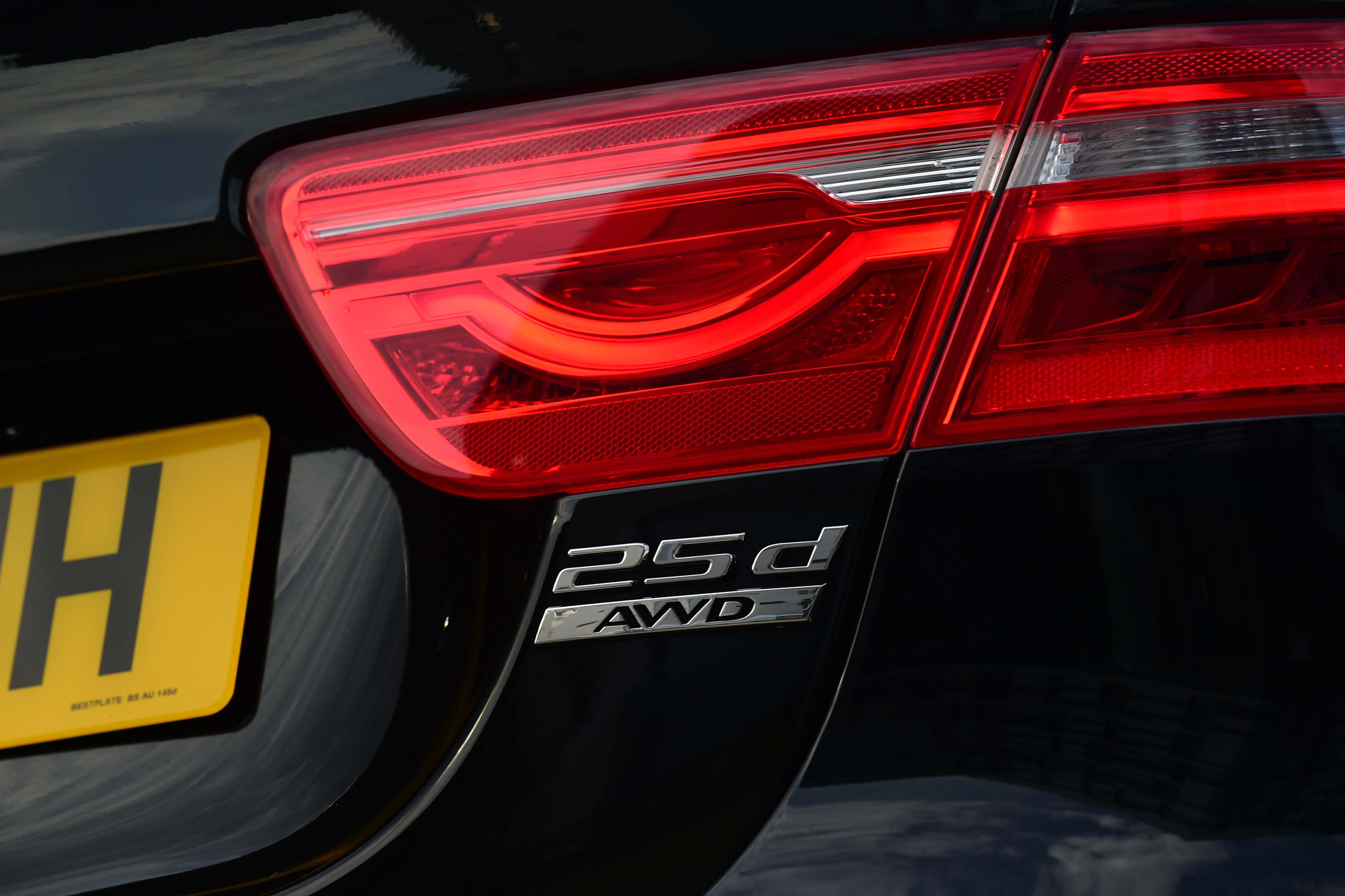 Jaguar XE - Badge