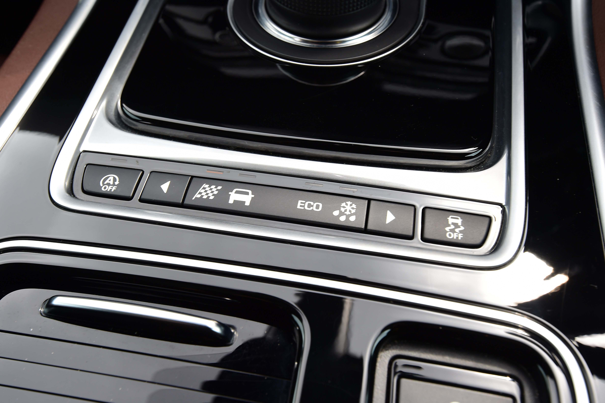 Jaguar XE - Settings