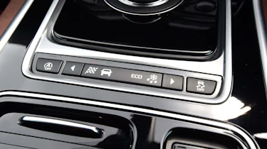 Jaguar XE - Settings