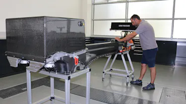 Hyperbat header
