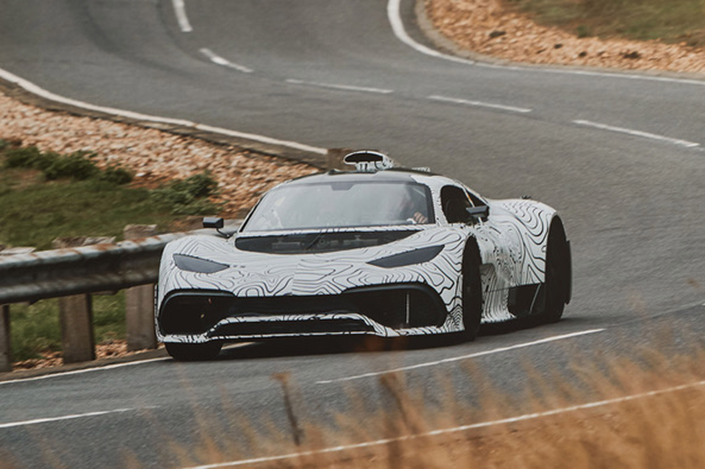 Mercedes-AMG Project ONE - teaser front cornering
