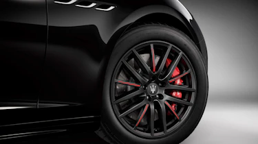 Maserati Ghibli Ribelle red alloys