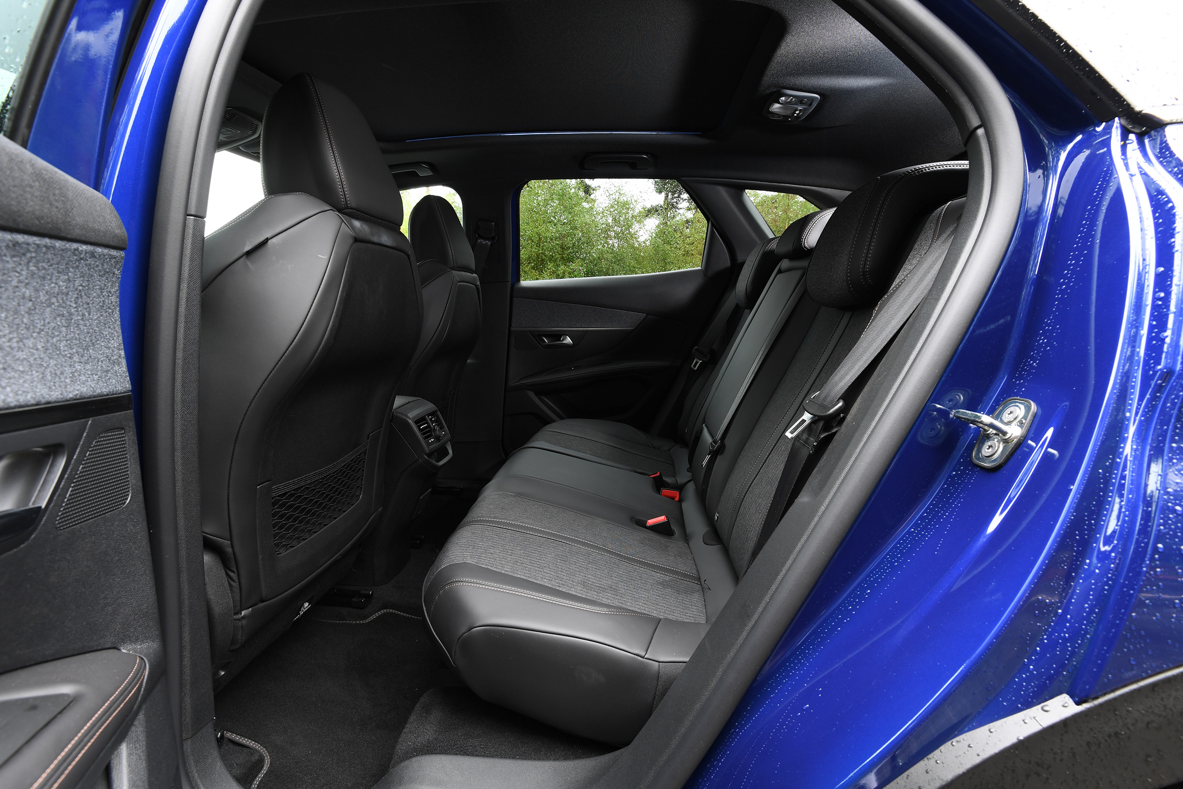 Peugeot 3008 - rear seats