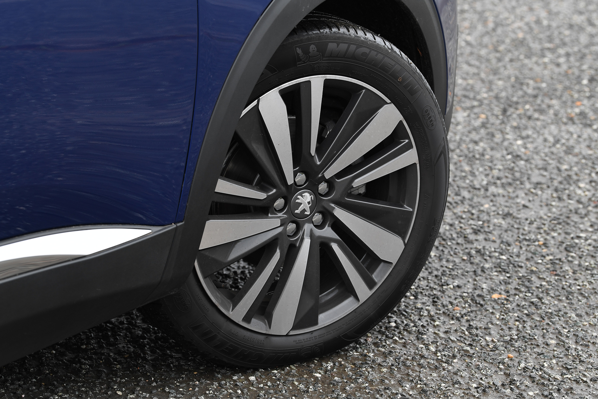 Peugeot 3008 - wheel
