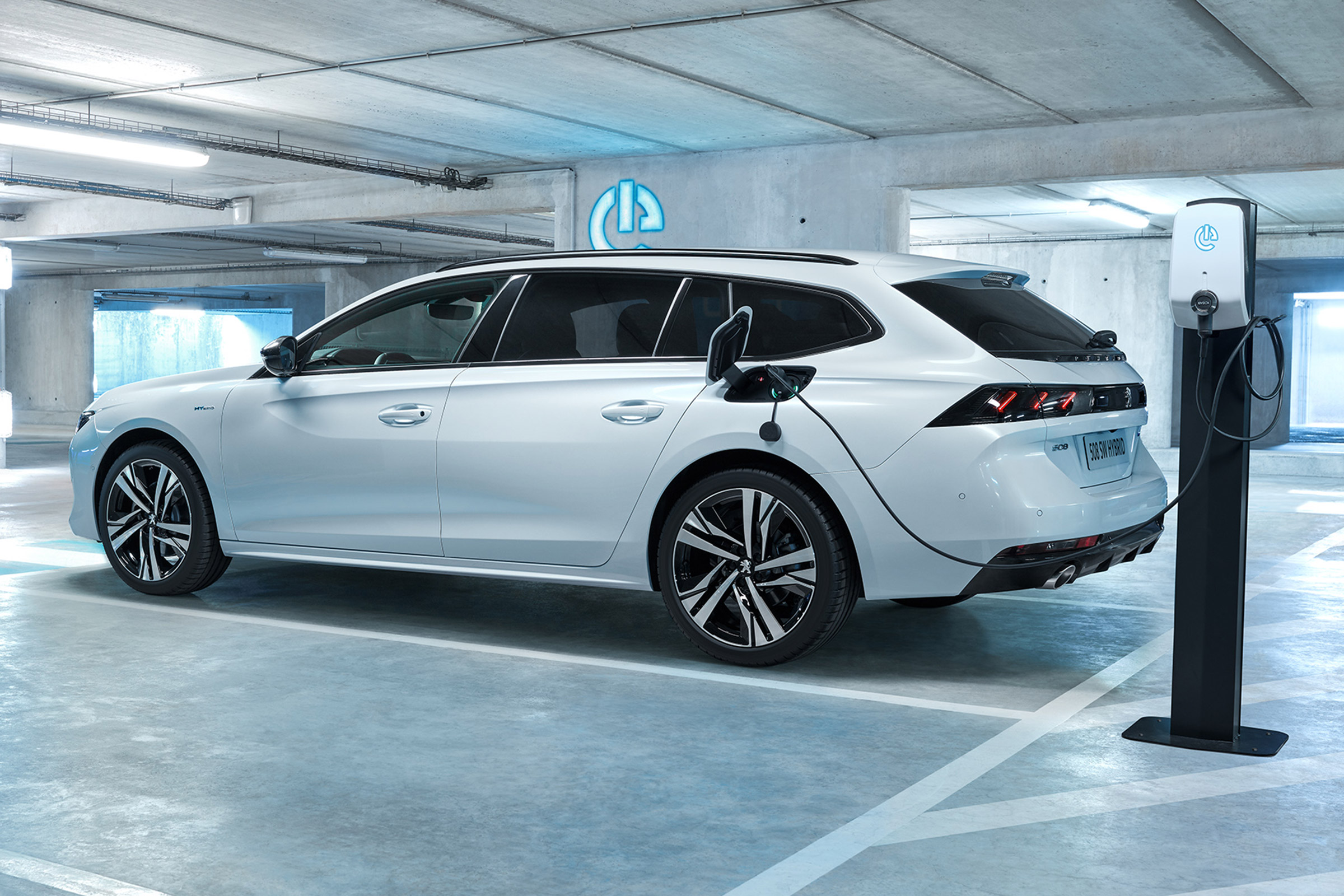 Peugeot 508 SW hybrod