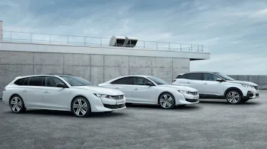 Peugeot 508 3008 hybrid shot