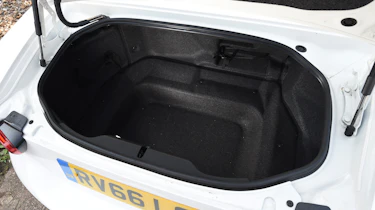 Fiat 124 Spider Boot