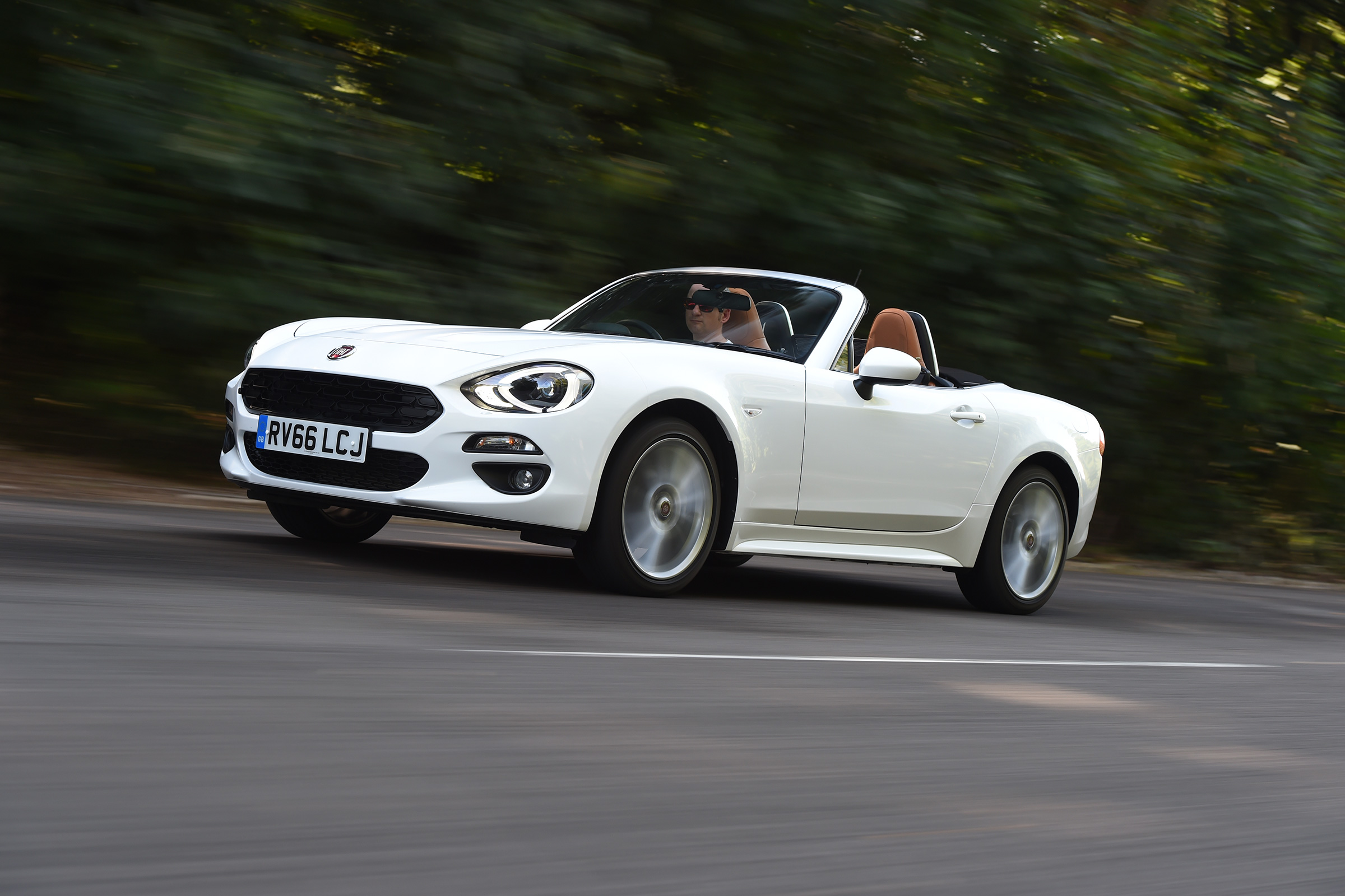Fiat 124 Spider Moving Front