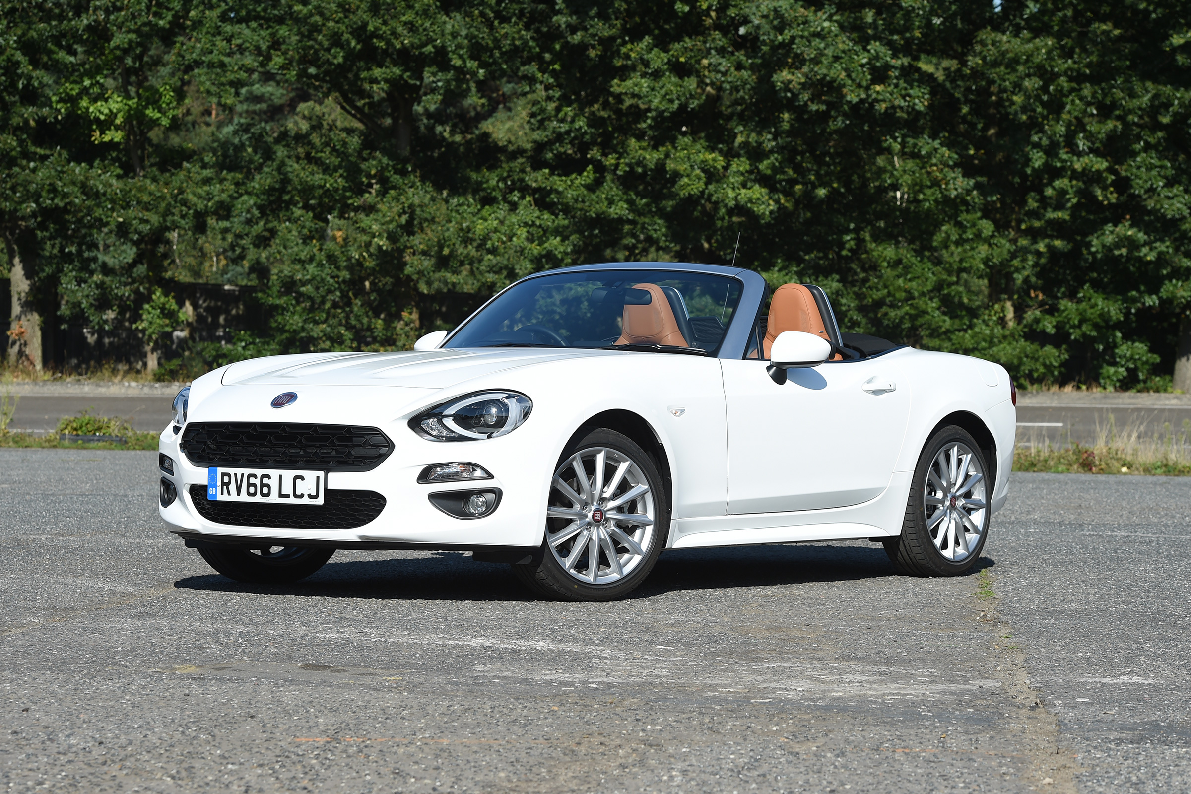 Fiat 124 Spider Front Still