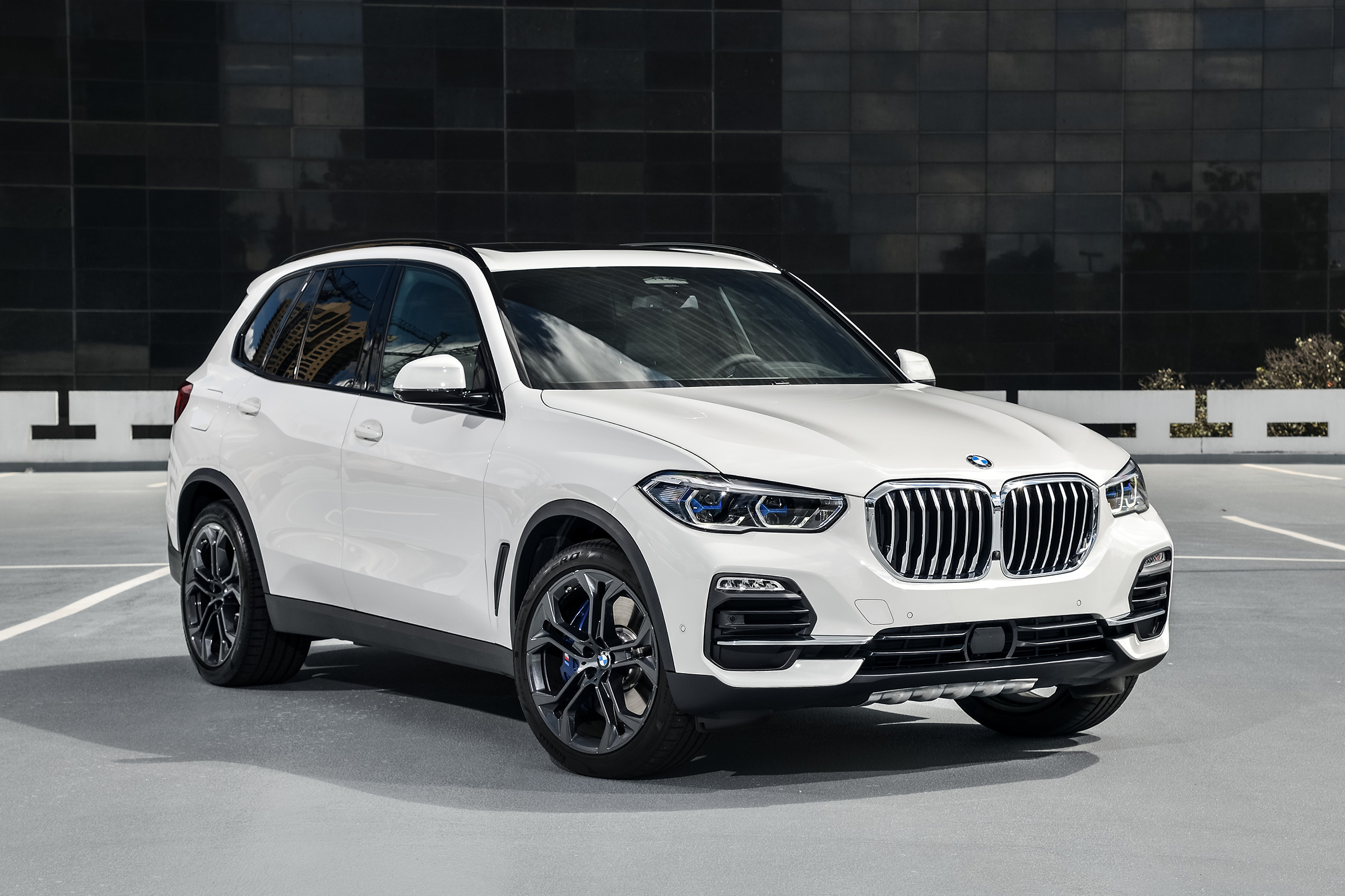 BMW X5 - Front Still