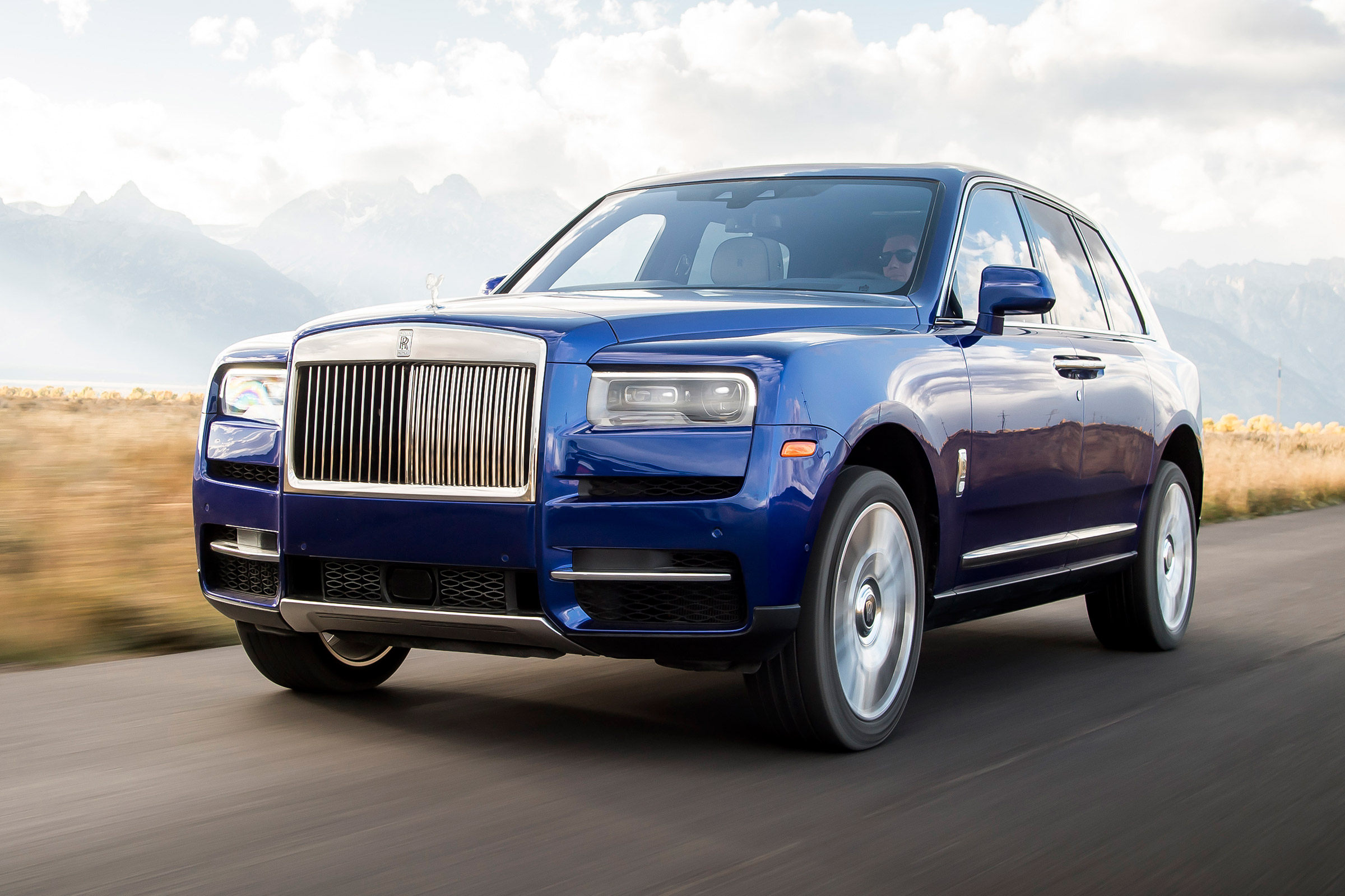 Rolls-Royce Cullinan - front