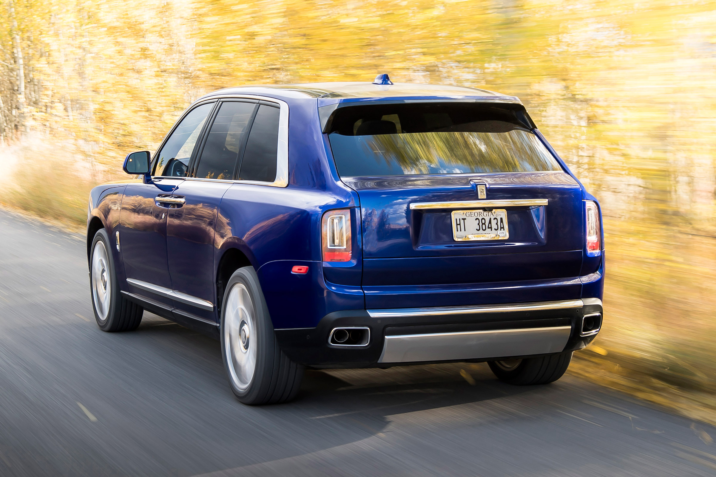 Rolls-Royce Cullinan - rear