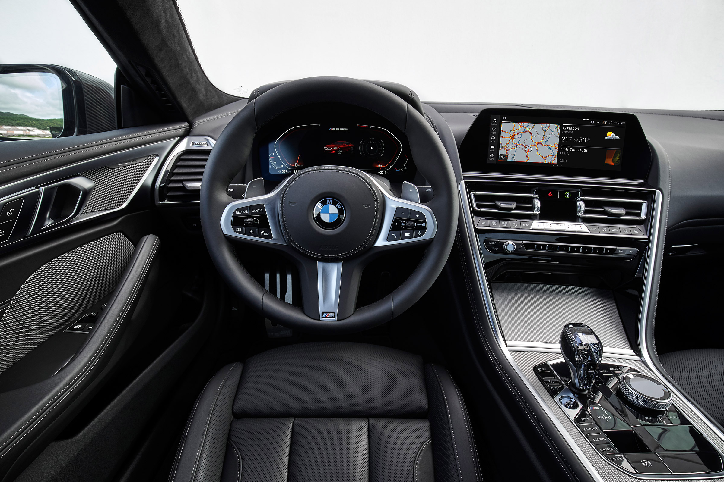 BMW 8 Series - dash