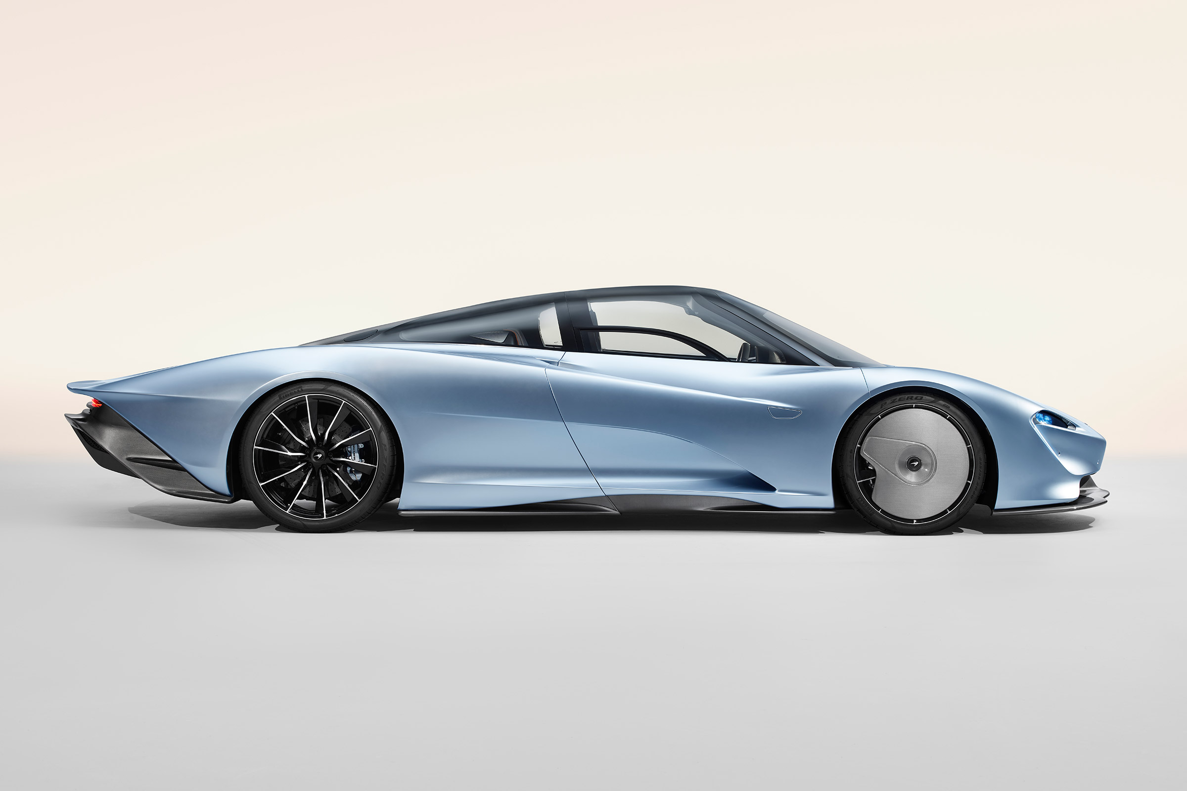 McLaren Speedtail - side