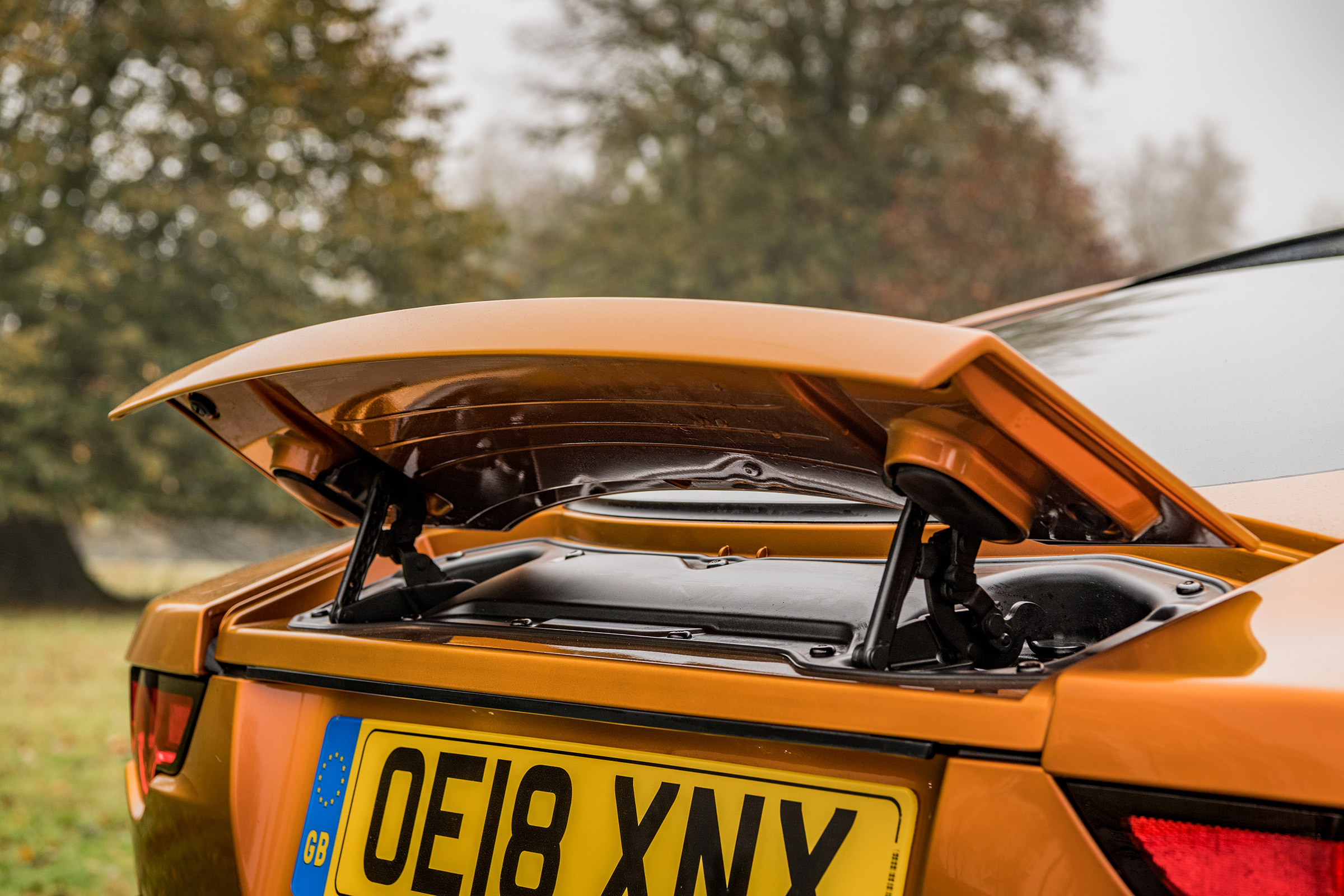 Jaguar F-Type P380 - rear wing