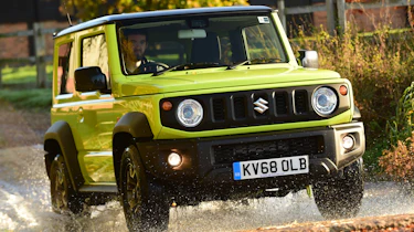 Suzuki Jimny - front tracking through water