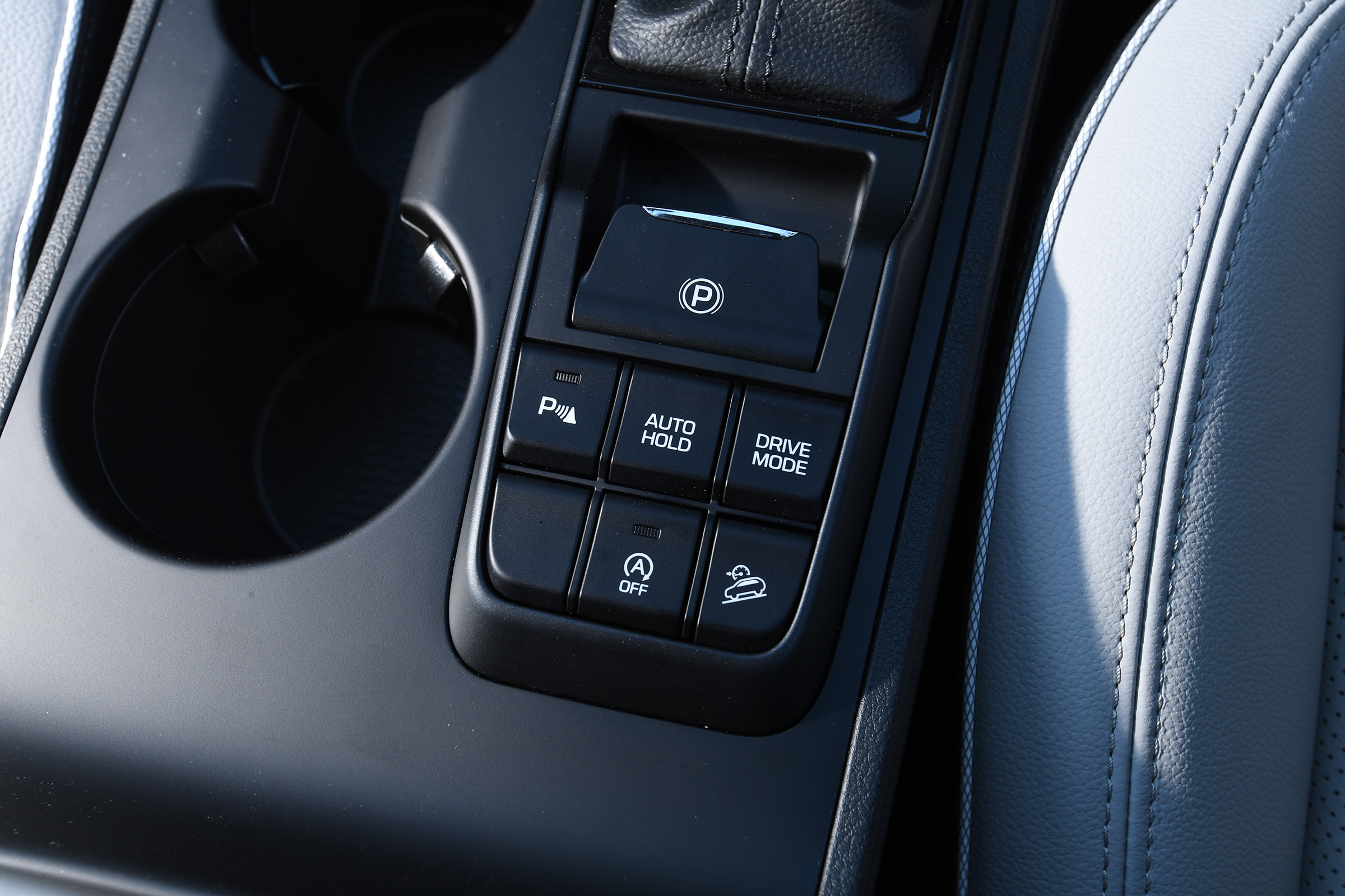 Hyundai Tucson 48v - electric handbrake