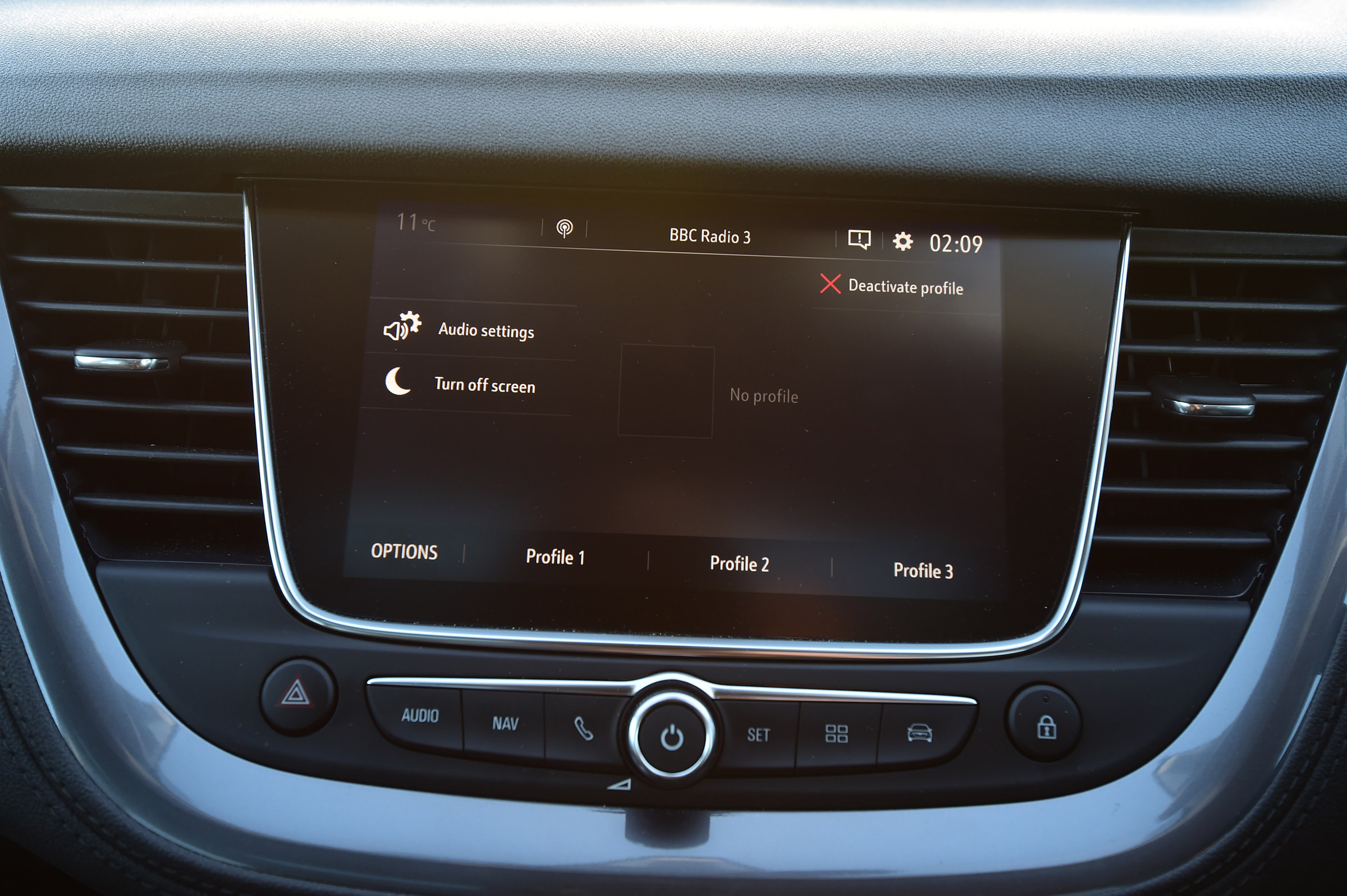 Vauxhall Grandland X - infotainment