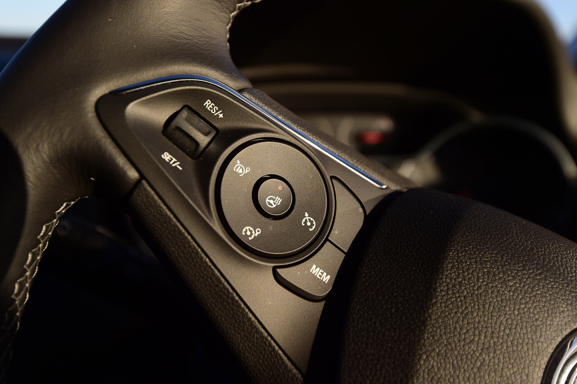 Vauxhall Grandland X - steering wheel controls
